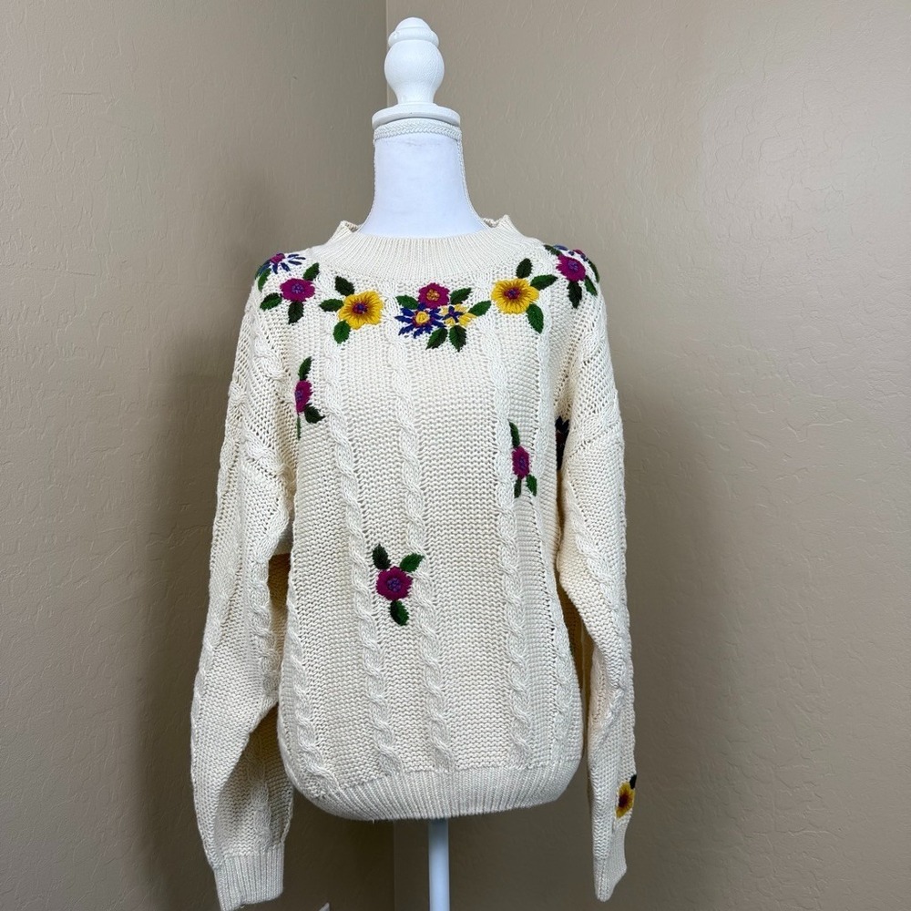 Vintage 90s American Weekend Sweater M Floral Embroidered Cable Knit Ramie